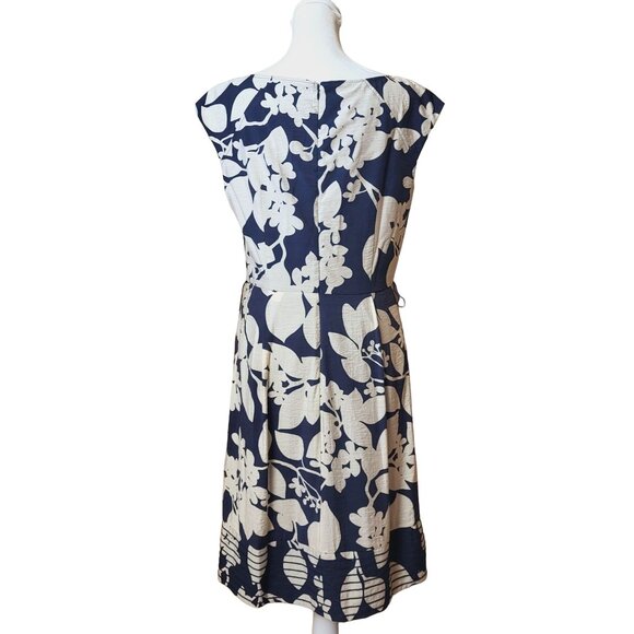 Adrianna Papell Embroidered Blue and Cream Floral Dress Size 6 - Picture 3 of 11